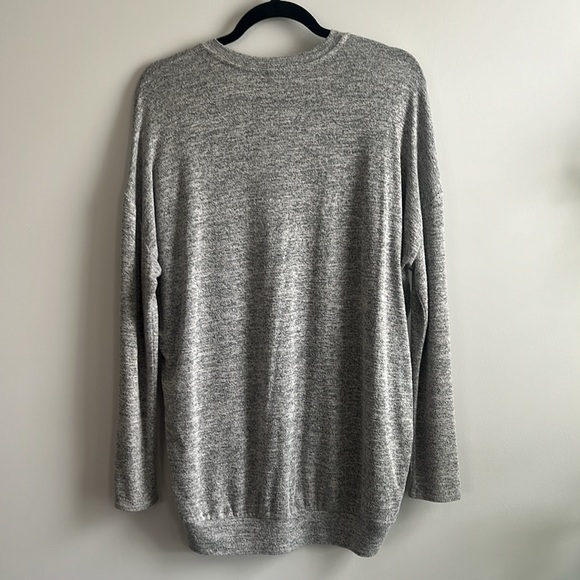 ARITZIA Wilfred Free v neck sweater - Picture 4 of 6